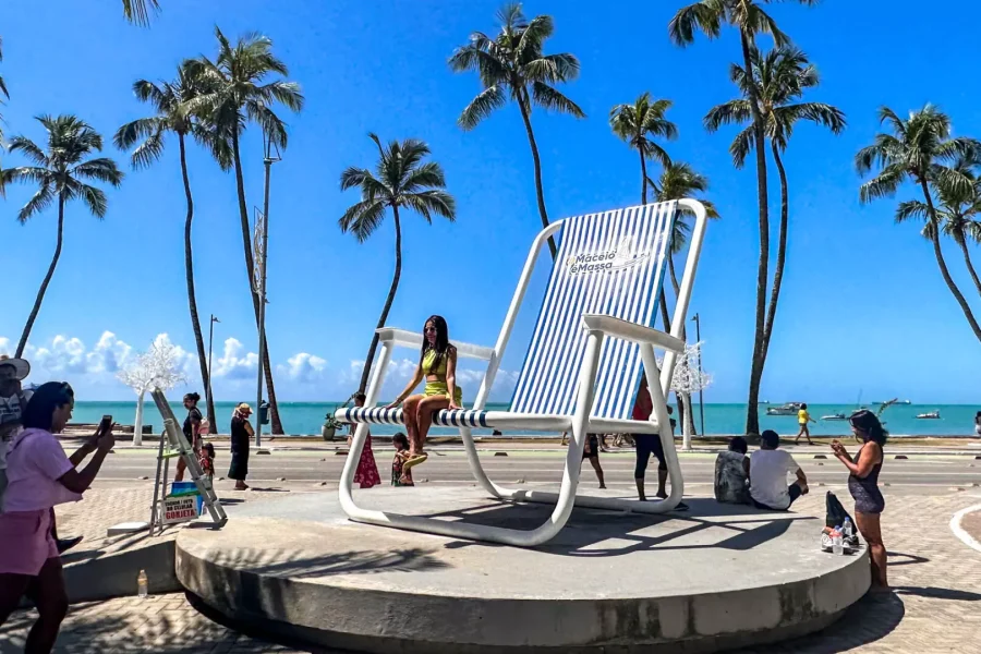 maceio-cadeira-gigante-turista-16x9-1.jpg